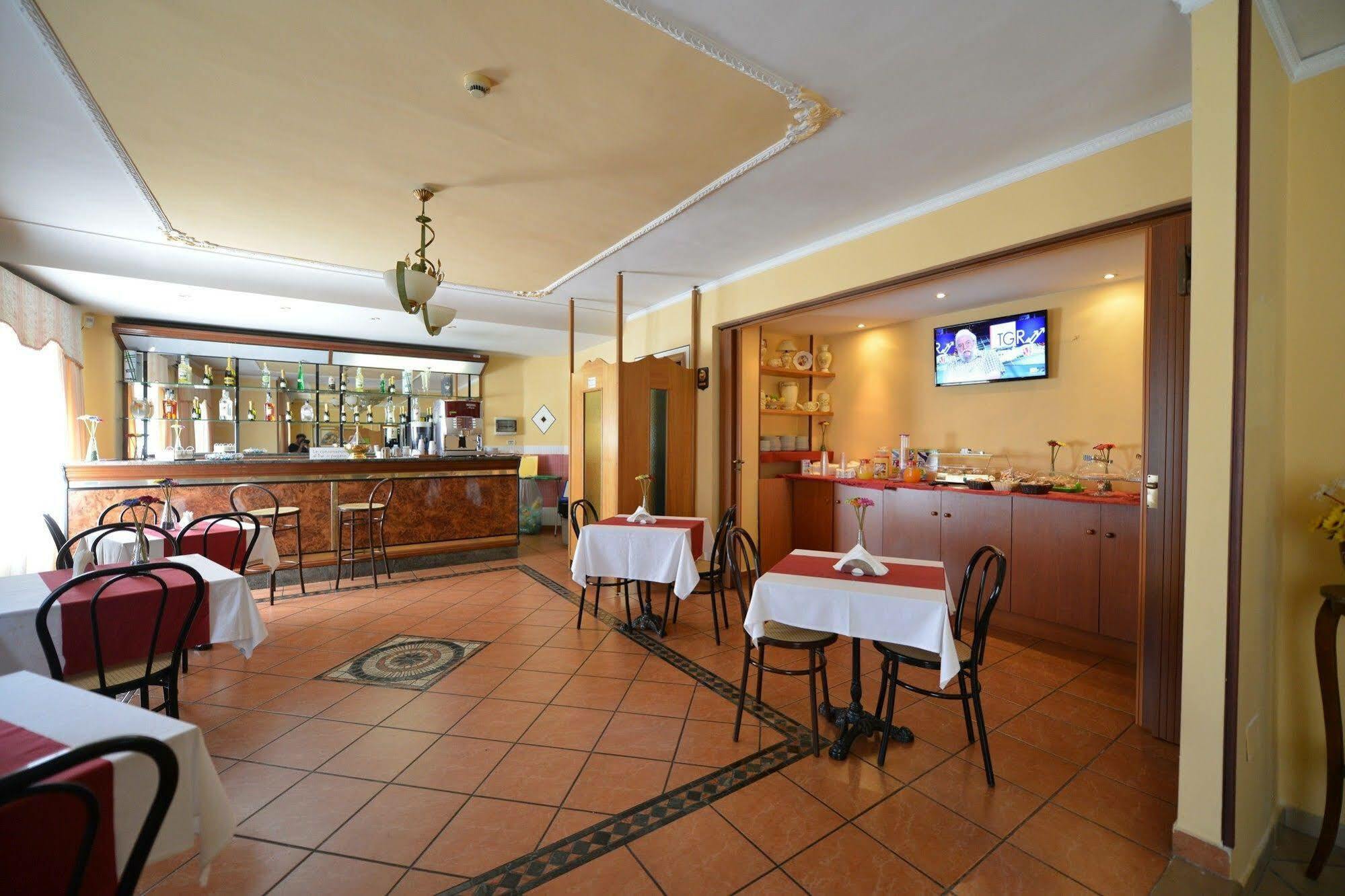 Hotel Martini Casavatore Exterior foto